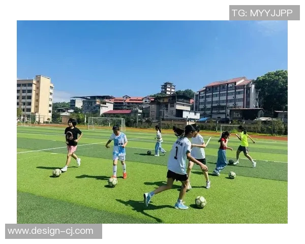 在绿茵场上奔跑的快乐与友谊的足球之旅 在绿茵场上奔跑的快乐与友谊的足球之旅